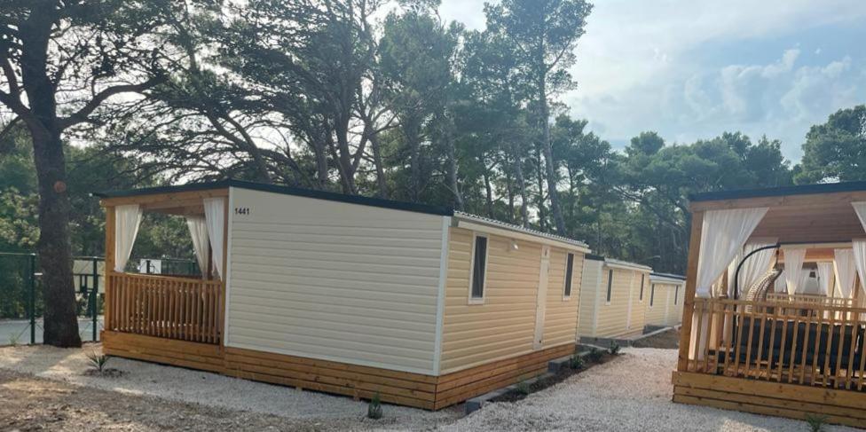 Mobile Homes Dololego - Camp Basko Polje Baška Voda Exterior foto